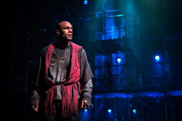 Photo Flash: First Look at TUG OF WAR at Chicago Shakespeare Theater  Image