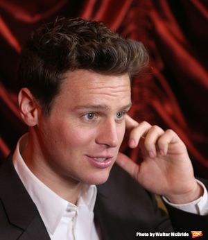 Jonathan Groff  Photo