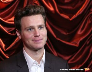 Jonathan Groff  Photo