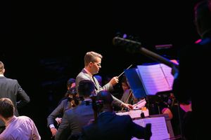 Luke Frazier conducting the American Pops Orchestra Photo