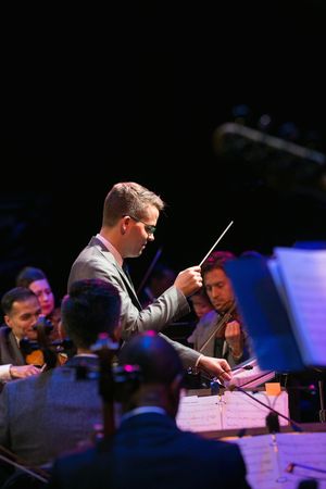 Luke Frazier conducting the American Pops Orchestra Photo
