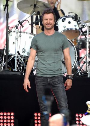 DIERKS BENTLEY Photo