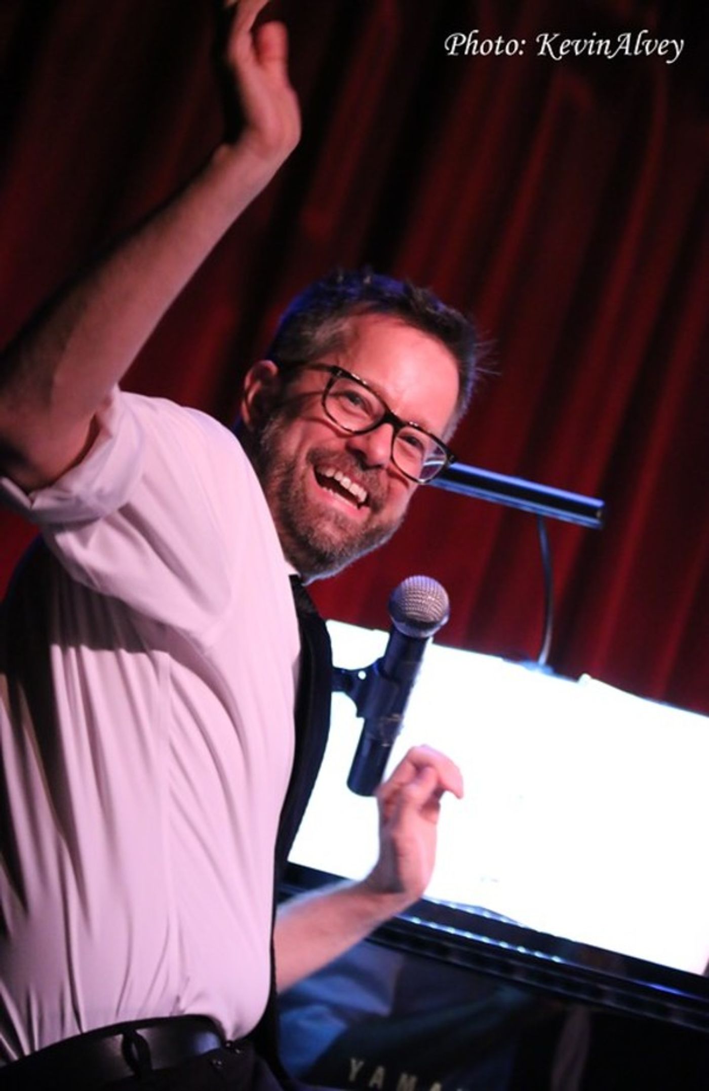 Photo Flash: Tony Nominee Laura Osnes Performs at Birdland  Image