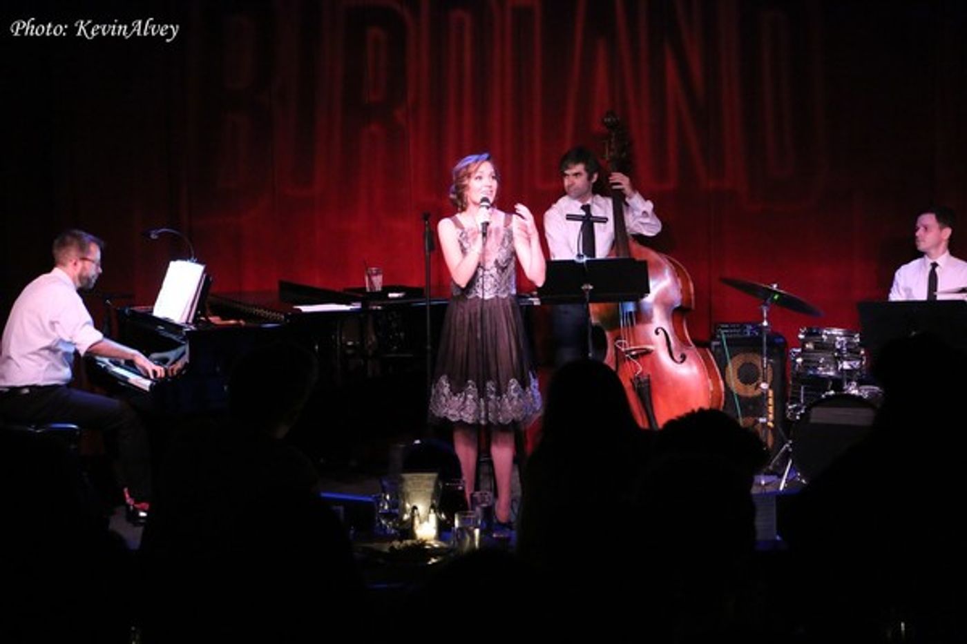 Photo Flash: Tony Nominee Laura Osnes Performs at Birdland  Image