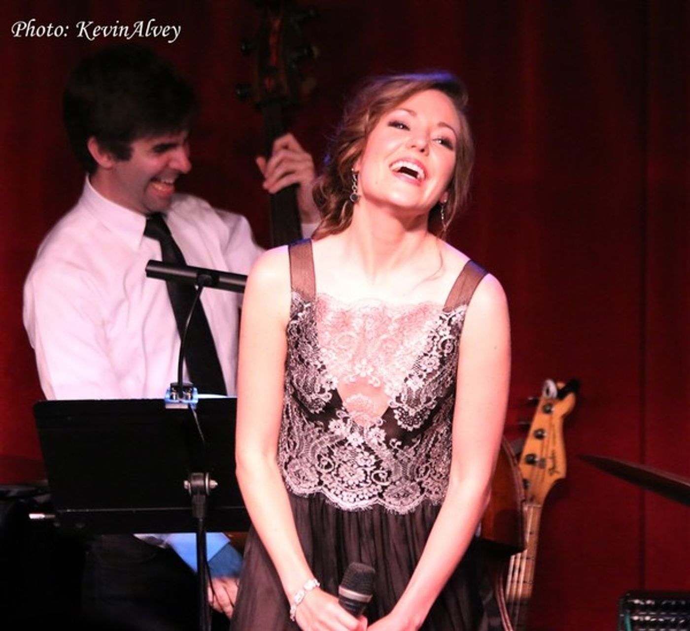 Photo Flash: Tony Nominee Laura Osnes Performs at Birdland  Image