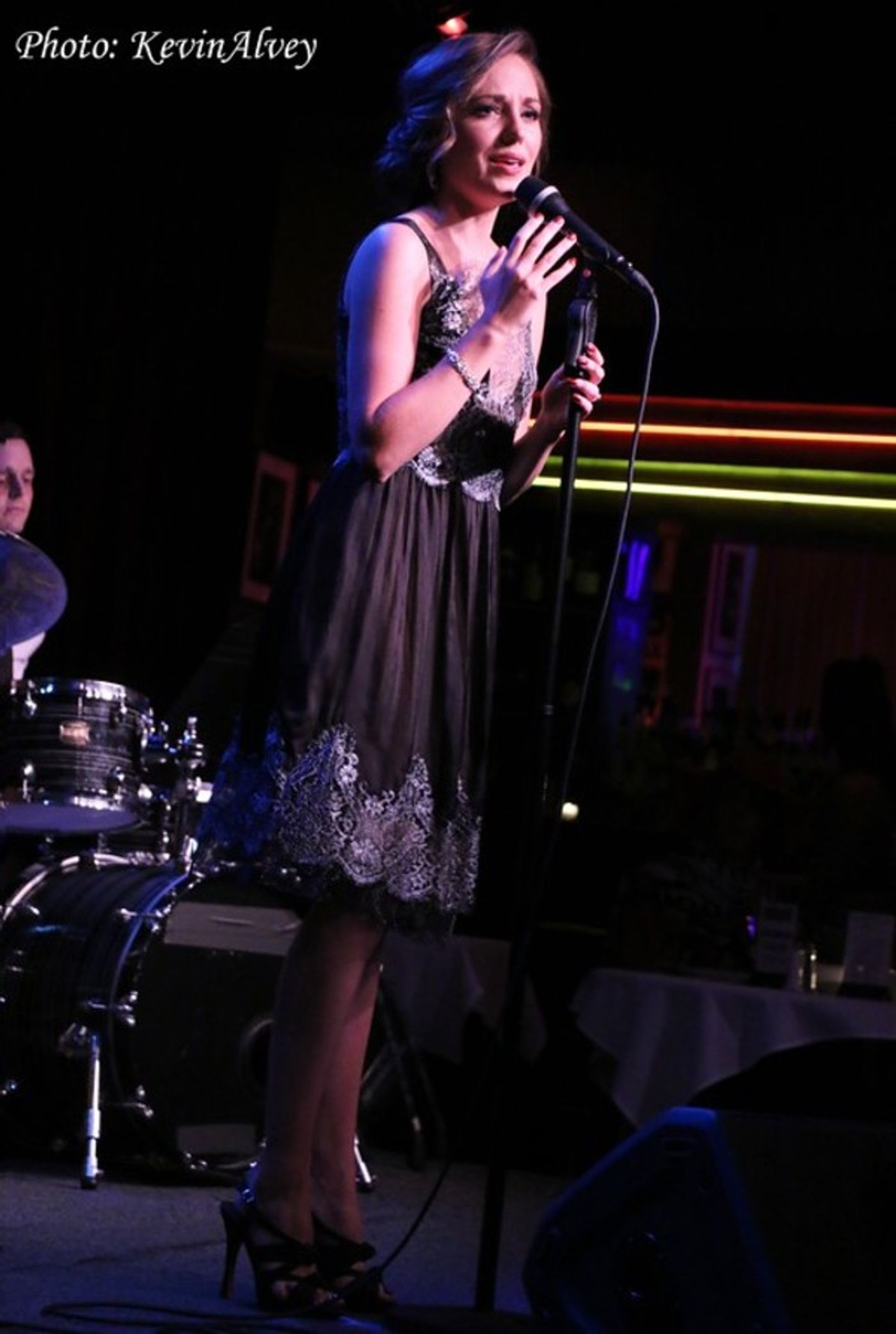 Photo Flash: Tony Nominee Laura Osnes Performs at Birdland  Image