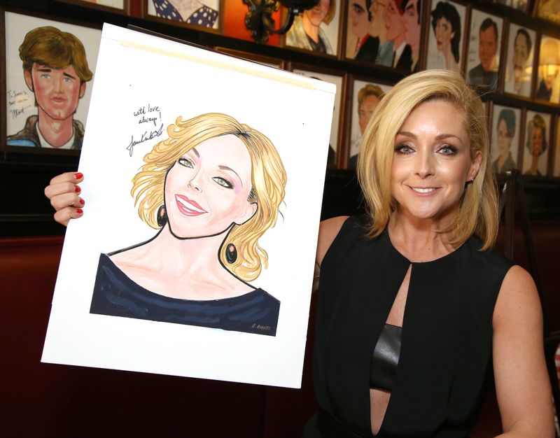 Photo Coverage: Tony Nominee Jane Krakowski Unveils Her New Portrait at Sardi's! — photo 20 of 32