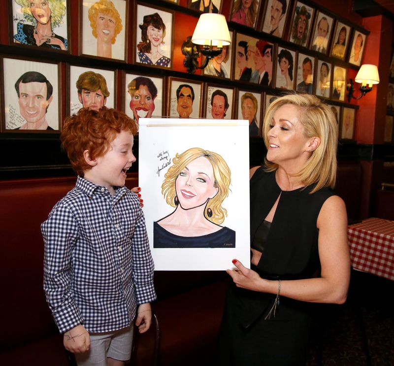 Photo Coverage: Tony Nominee Jane Krakowski Unveils Her New Portrait at Sardi's! — photo 15 of 32