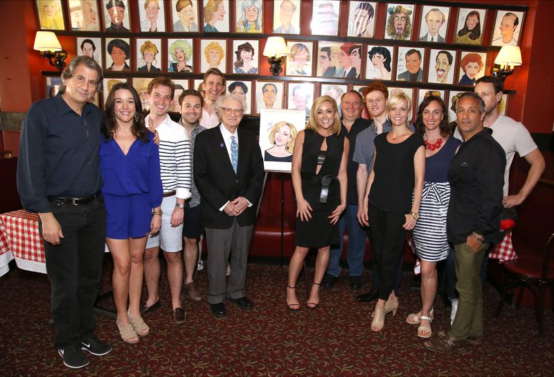 Photo Coverage: Tony Nominee Jane Krakowski Unveils Her New Portrait at Sardi's! — photo 29 of 32