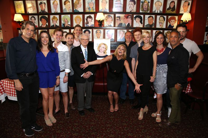 Photo Coverage: Tony Nominee Jane Krakowski Unveils Her New Portrait at Sardi's! — photo 30 of 32
