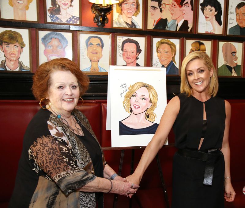 Photo Coverage: Tony Nominee Jane Krakowski Unveils Her New Portrait at Sardi's! — photo 28 of 32