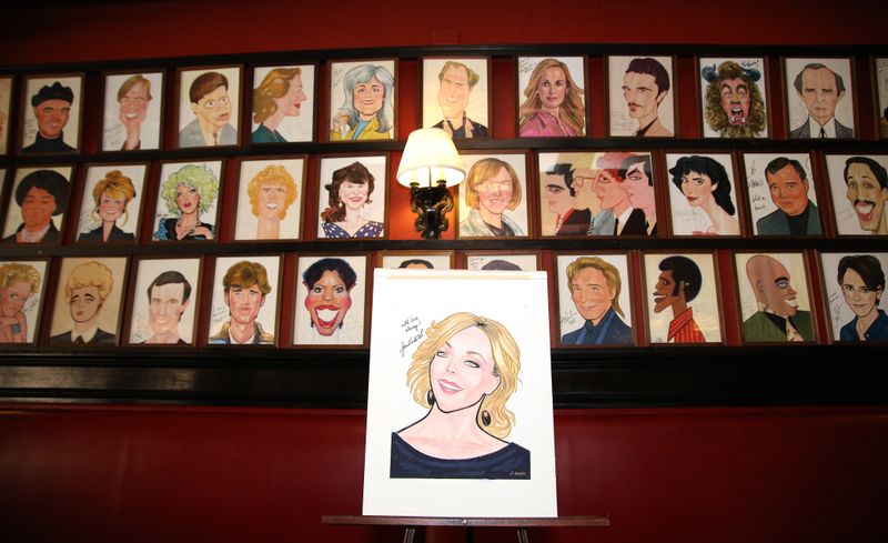 Photo Coverage: Tony Nominee Jane Krakowski Unveils Her New Portrait at Sardi's! — photo 32 of 32