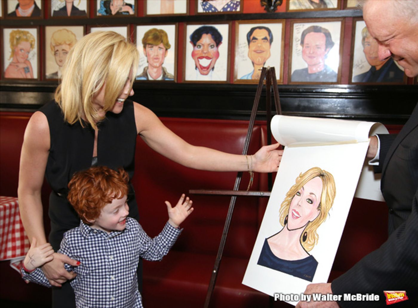 Photo Coverage: Tony Nominee Jane Krakowski Unveils Her New Portrait at Sardi's!  Image