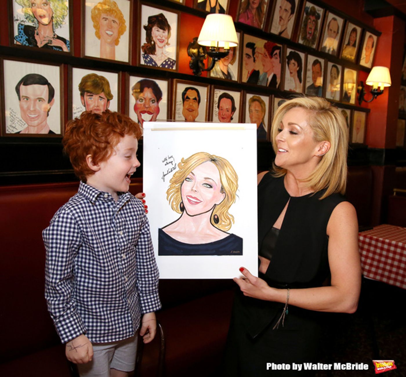 Photo Coverage: Tony Nominee Jane Krakowski Unveils Her New Portrait at Sardi's!  Image