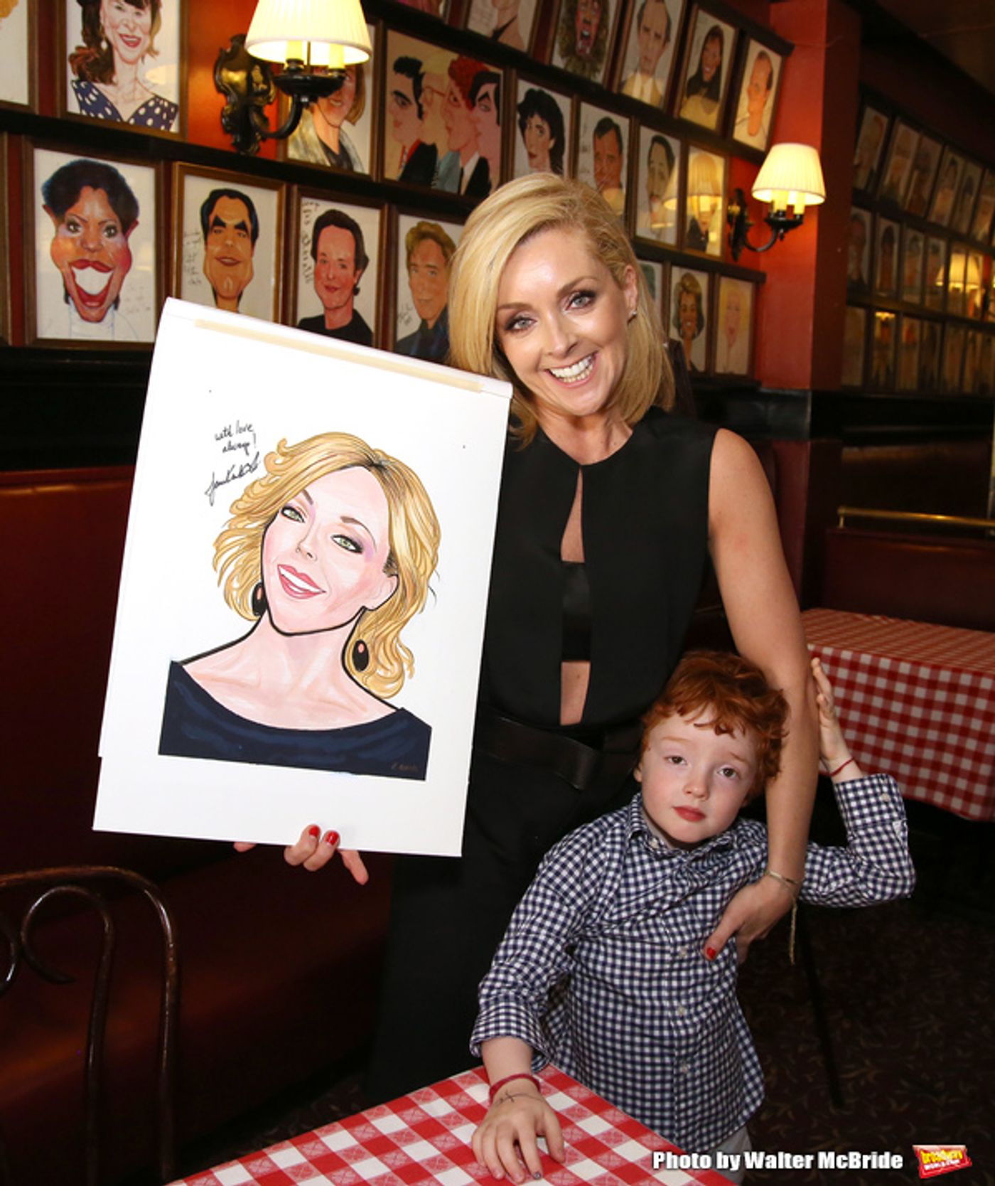 Photo Coverage: Tony Nominee Jane Krakowski Unveils Her New Portrait at Sardi's!  Image