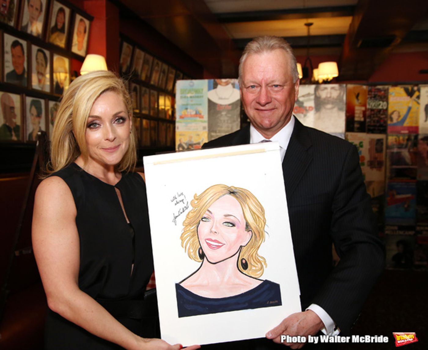Photo Coverage: Tony Nominee Jane Krakowski Unveils Her New Portrait at Sardi's!  Image