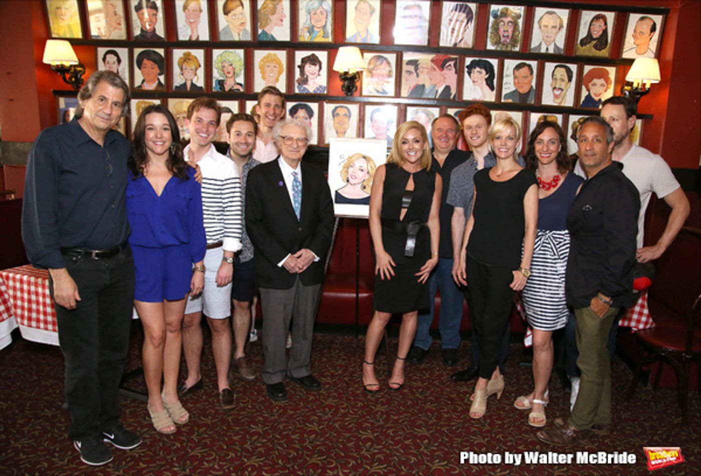 Photo Coverage: Tony Nominee Jane Krakowski Unveils Her New Portrait at Sardi's!  Image