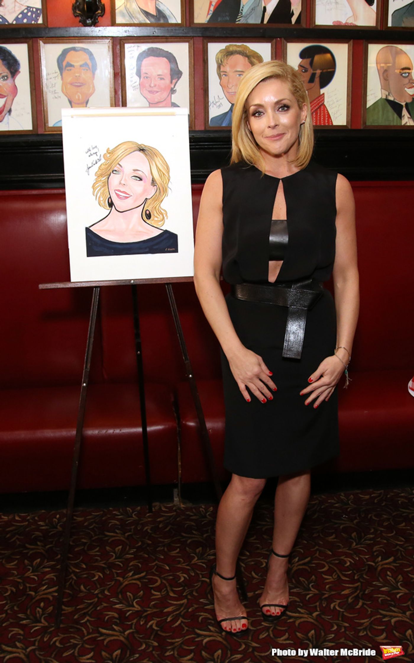 Photo Coverage: Tony Nominee Jane Krakowski Unveils Her New Portrait at Sardi's!  Image