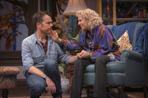 Susan Greenhill, Mark Anderson Phillips @ BroadwayWorld Susan Greenhill, Mark Anderson Phillips Photo