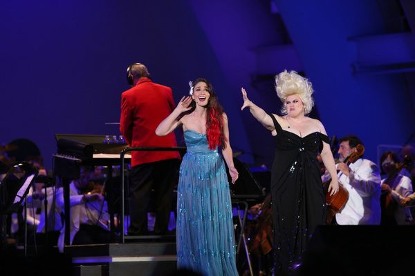 Sarah Bareilles, Rebel Wilson Photo