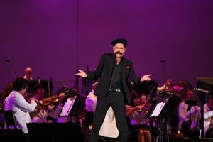 John Stamos @ BroadwayWorld John Stamos Photo