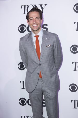 Zachary Levi Photo
