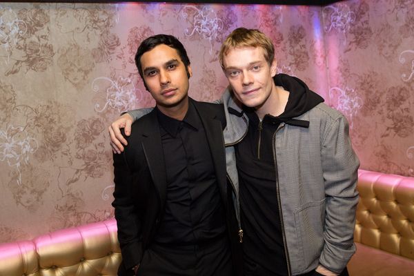 Kunal Nayyar, Alfie Allen Photo
