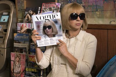 MAYA & MARTY -- Episode 101 -- Pictured: Maya Rudolph as Anna Wintour during the "Ann Photo