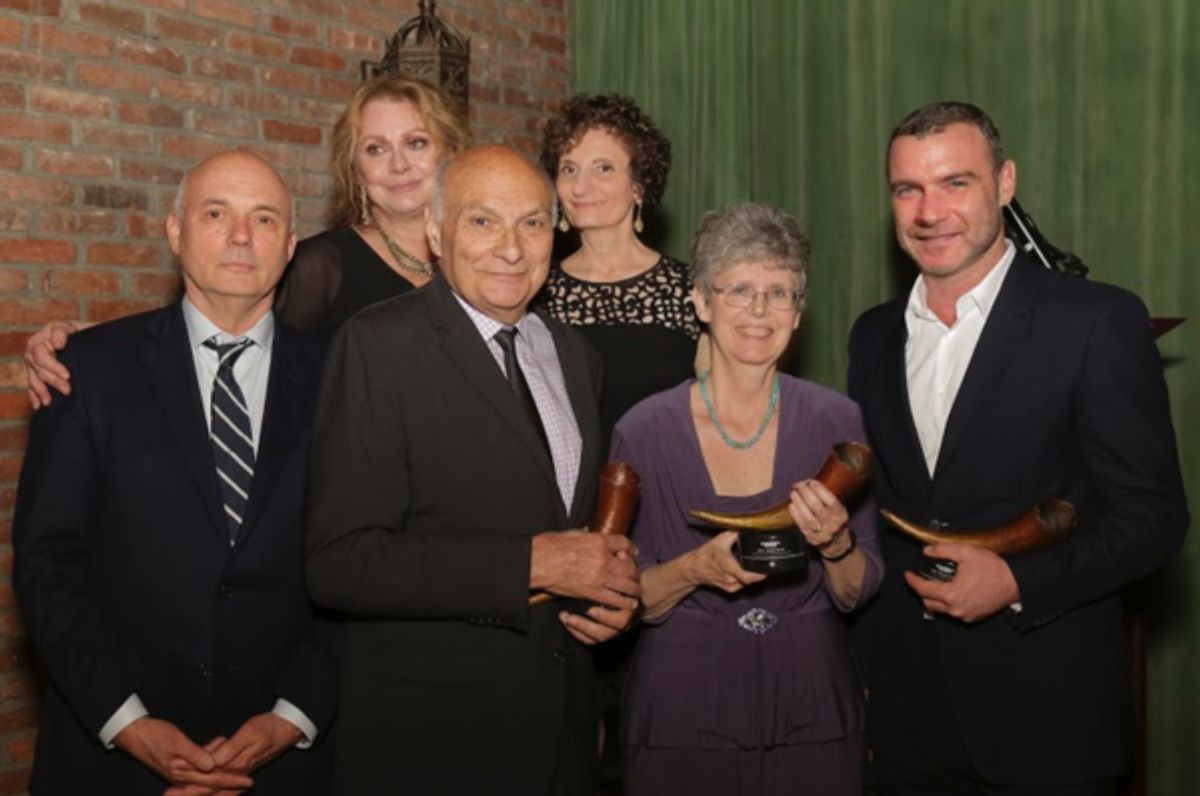 top row Elizabeth Ashley, Virginia Louloudes lower row: Gregory Mosher, Michael Kahn, Martha Tuck Rozett of The Michael Tuch Foundation, Liev Schreiber at 