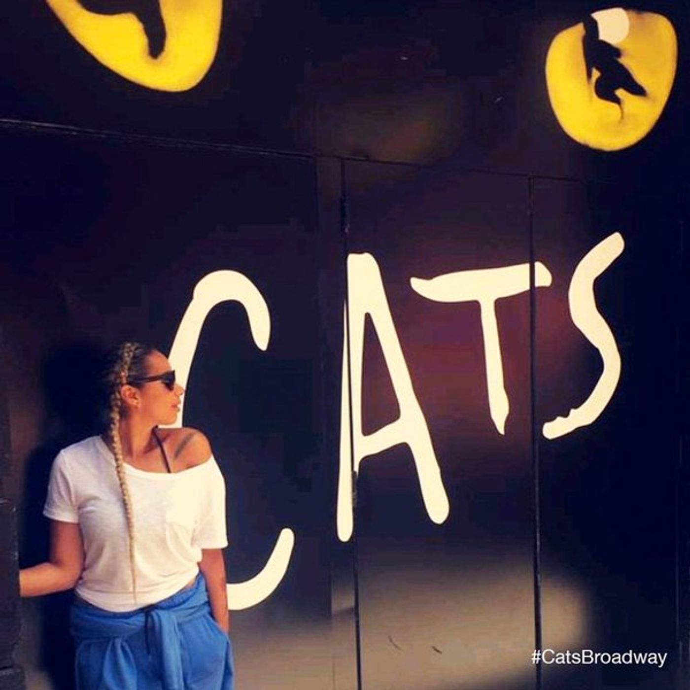 Photo Flash: Leona Lewis Visits New Broadway Home of CATS!  Image