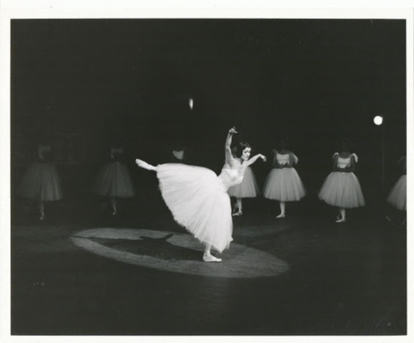 Photo Flash: Houston Ballet Ends 2015-16 Season With World Premiere of Stanton Welch's GISELLE  Image