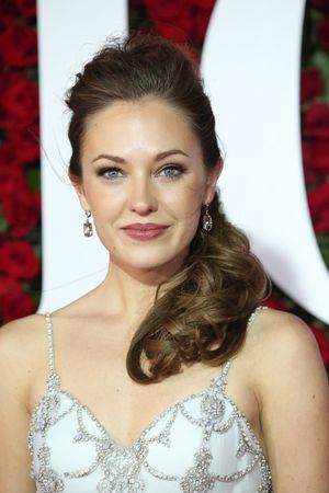  Laura Osnes Photo