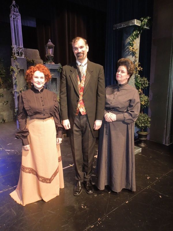 Lauren Miller, Edward MacLennan, Michelle McKenzie-Voigt  Photo
