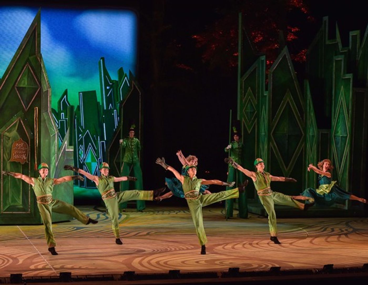 Photo Flash: THE WIZARD OF OZ Lands at The Muny; First Look at Danielle Bowen, Kevin Cahoon & More Onstage!  Image