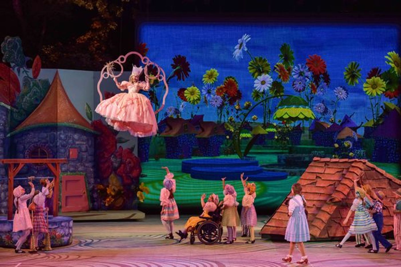 Photo Flash: THE WIZARD OF OZ Lands at The Muny; First Look at Danielle Bowen, Kevin Cahoon & More Onstage!  Image