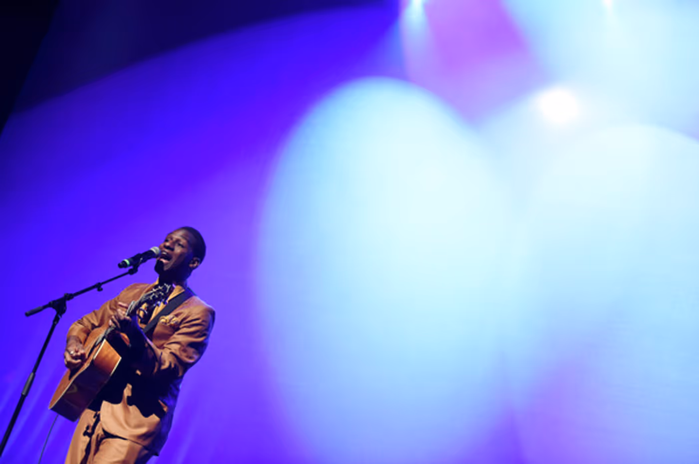 Photo Flash: Apollo Theater Hosts Spring Gala, Featuring LL Cool J, Prince Tribute & More Photo Flash: Apollo Theater Hosts Spring Gala, Featuring LL Cool J, Prince Tribute & More Image