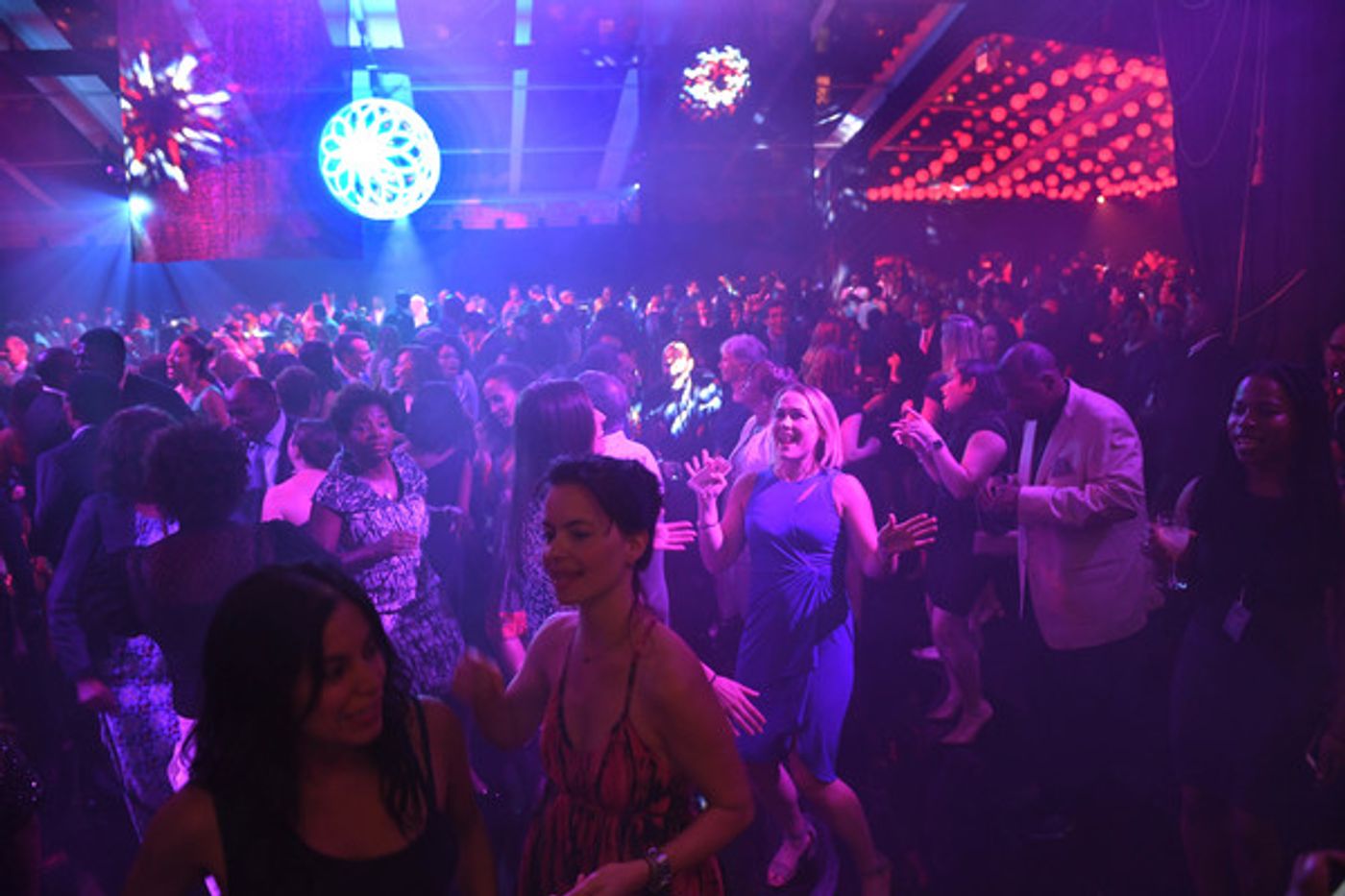 Photo Flash: Apollo Theater Hosts Spring Gala, Featuring LL Cool J, Prince Tribute & More Photo Flash: Apollo Theater Hosts Spring Gala, Featuring LL Cool J, Prince Tribute & More Image