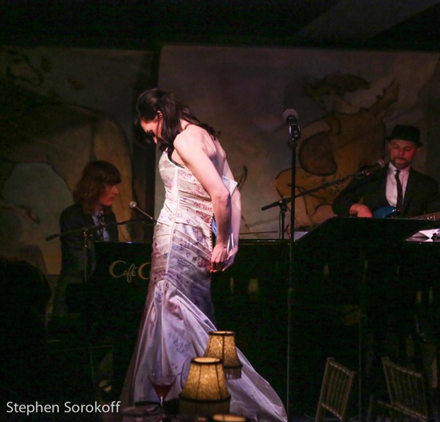 Photo Coverage: Tony Winner Lena Hall Returns To Cafe Carlyle  Image