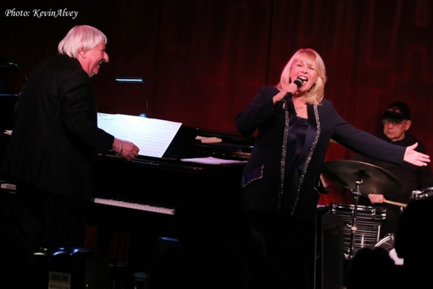 Photo Flash: Ilene Graff Brings IT'S BETTER WITH A BAND to Birdland  Image