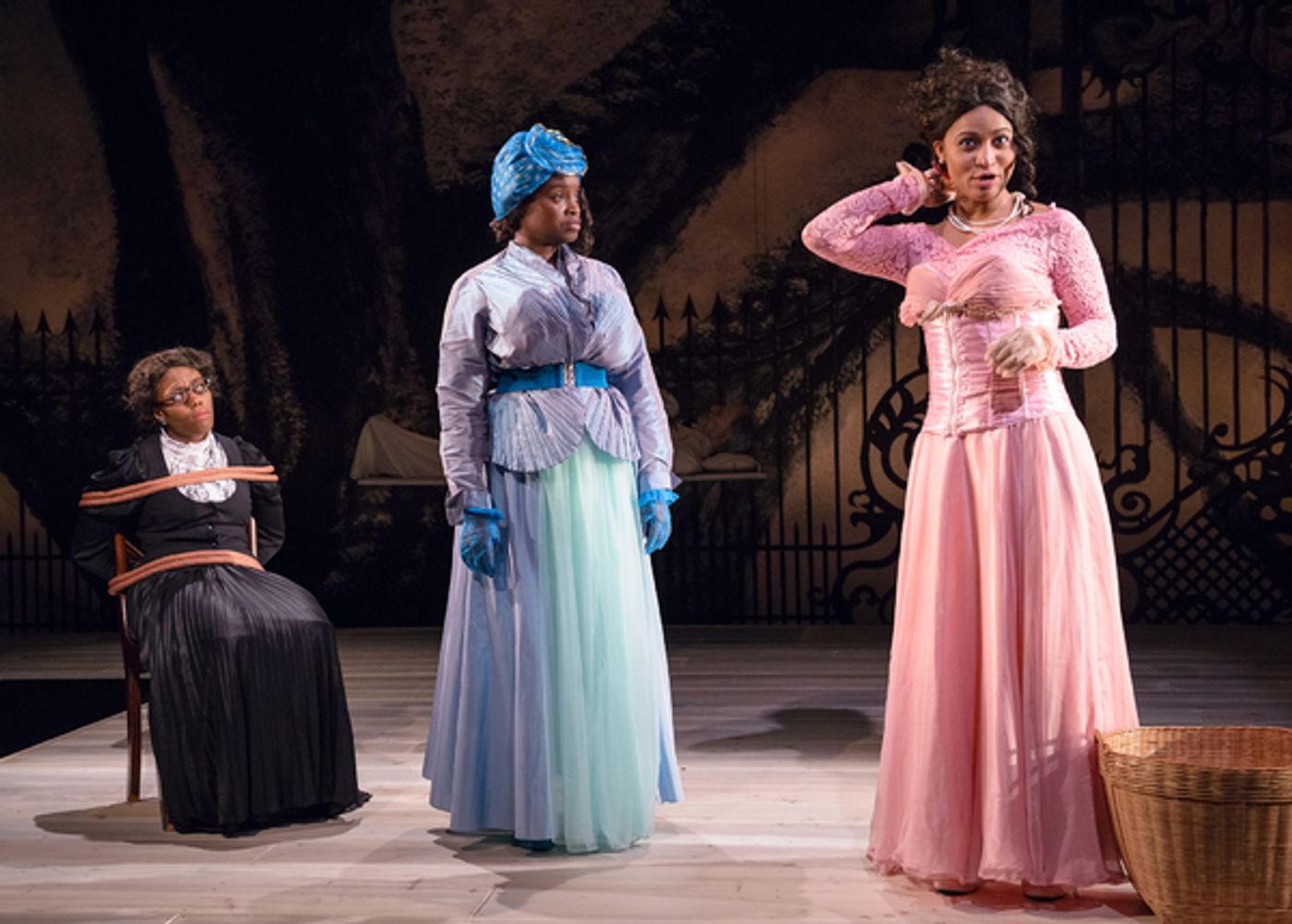 Photo Flash: First Look at THE HOUSE THAT WILL NOT STAND at Victory Gardens  Image