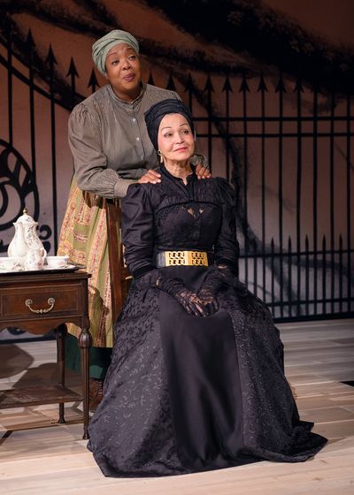 Jacqueline Williams, Lizan Mitchell Photo
