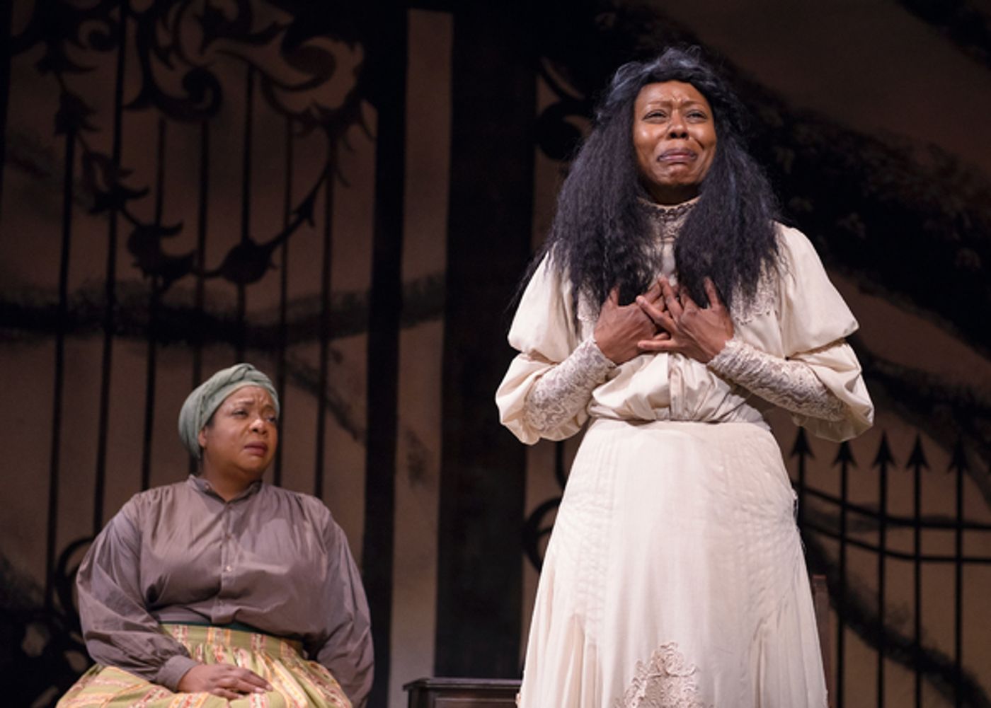 Photo Flash: First Look at THE HOUSE THAT WILL NOT STAND at Victory Gardens  Image