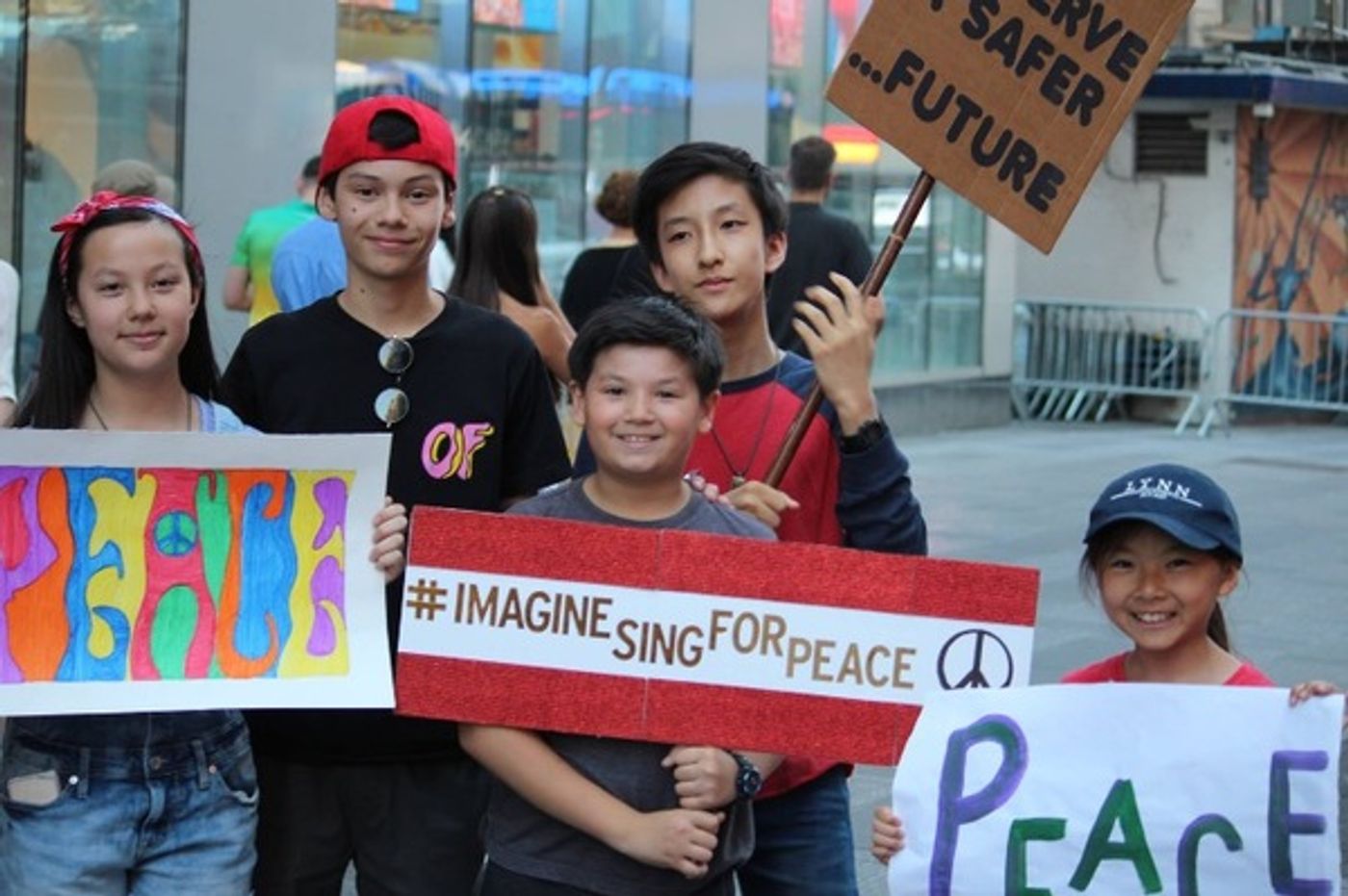 Photo Flash: Broadway Youth Perform 'Imagine' for Peace in Orlando  Image