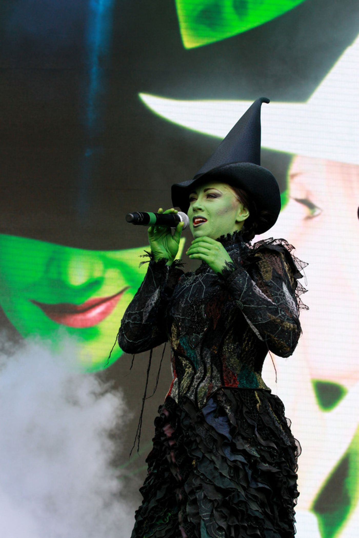 Photo Flash: Stars of WICKED and LES MISERABLES Wow at West End Live  Image