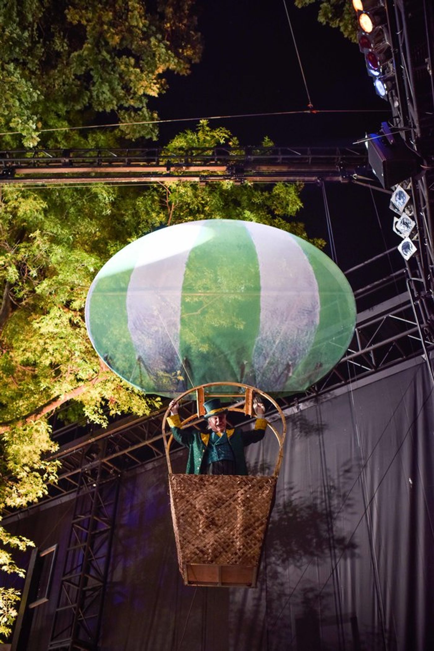Photo Flash: Follow the Yellow Brick Road Backstage to THE WIZARD OF OZ at The Muny  Image