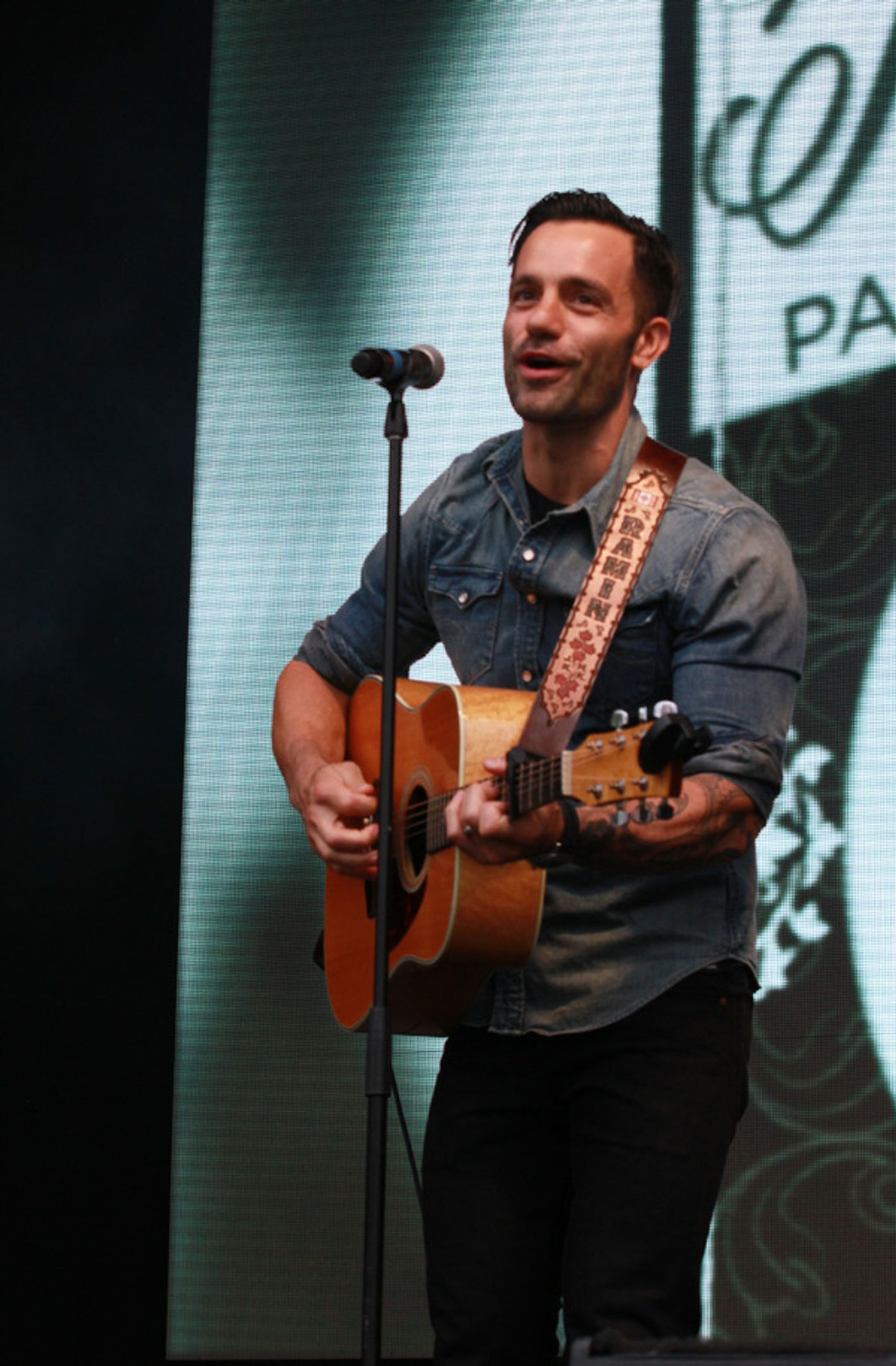 Photo Flash: Cast of JERSEY BOYS, Beverley Knight, Ramin Karimloo & More Rock West End Live  Image