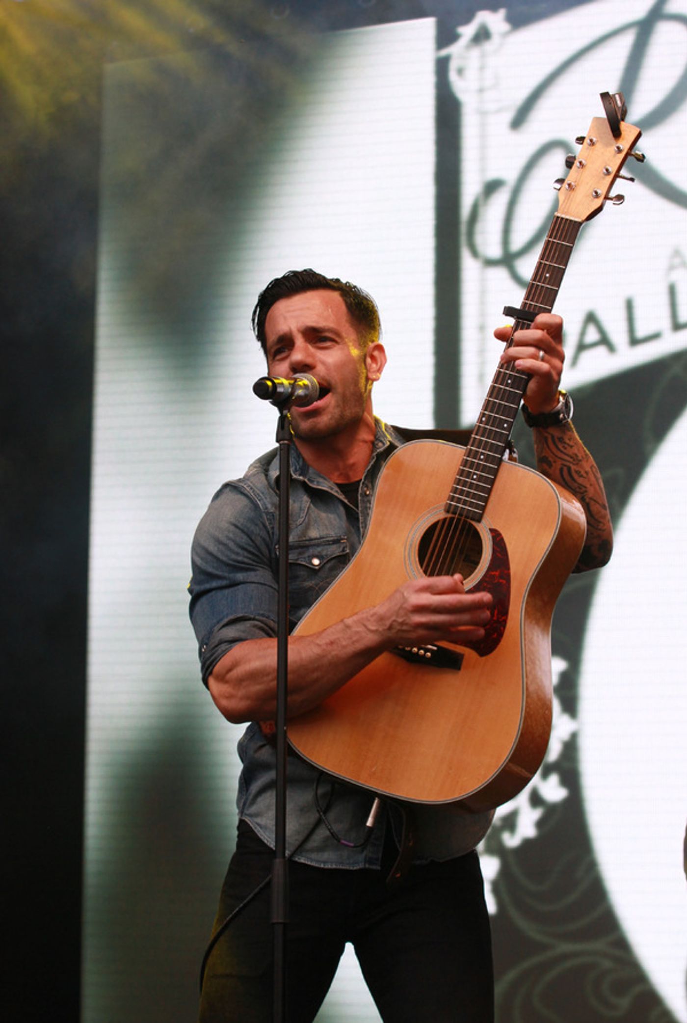 Photo Flash: Cast of JERSEY BOYS, Beverley Knight, Ramin Karimloo & More Rock West End Live  Image