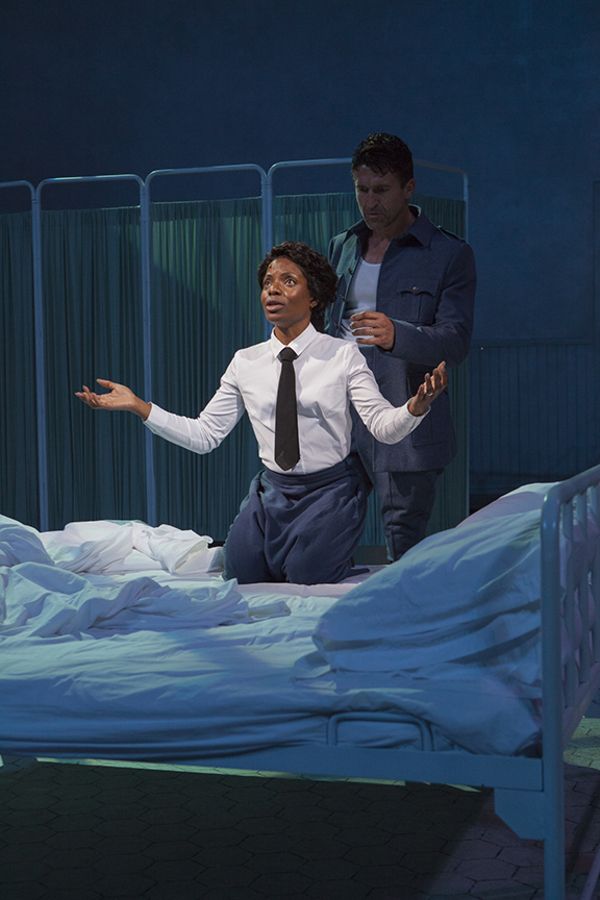 Marsha Stephanie Blake as Lady Macbeth and Jonathan Cake as Macbeth Photo