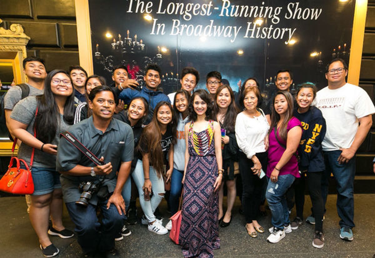 Ali Ewoldt with fans, Filipino American National Historical Society, and Knights of Rizal at 