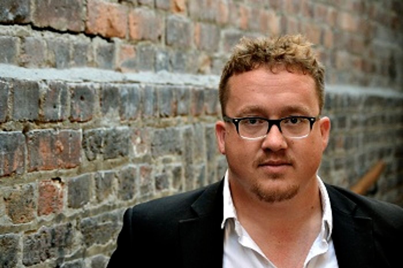 Louis Viljoen's THE EMISSARY Returns to Alexander Bar Upstairs Theatre for Cape Town Fringe Season  Image